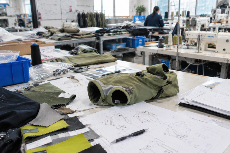 機能性素材を活かした、 ペットウェアの生産パートナー開拓。 日本企業の製品企画に応える、 中国メーカーの探索と生産体制づくり